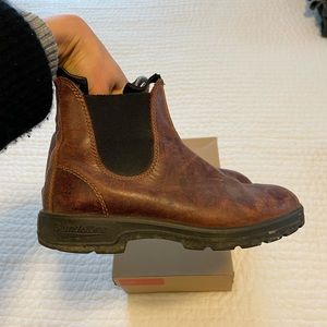 Blundstone Classic Chelsea in Auburn, size 8